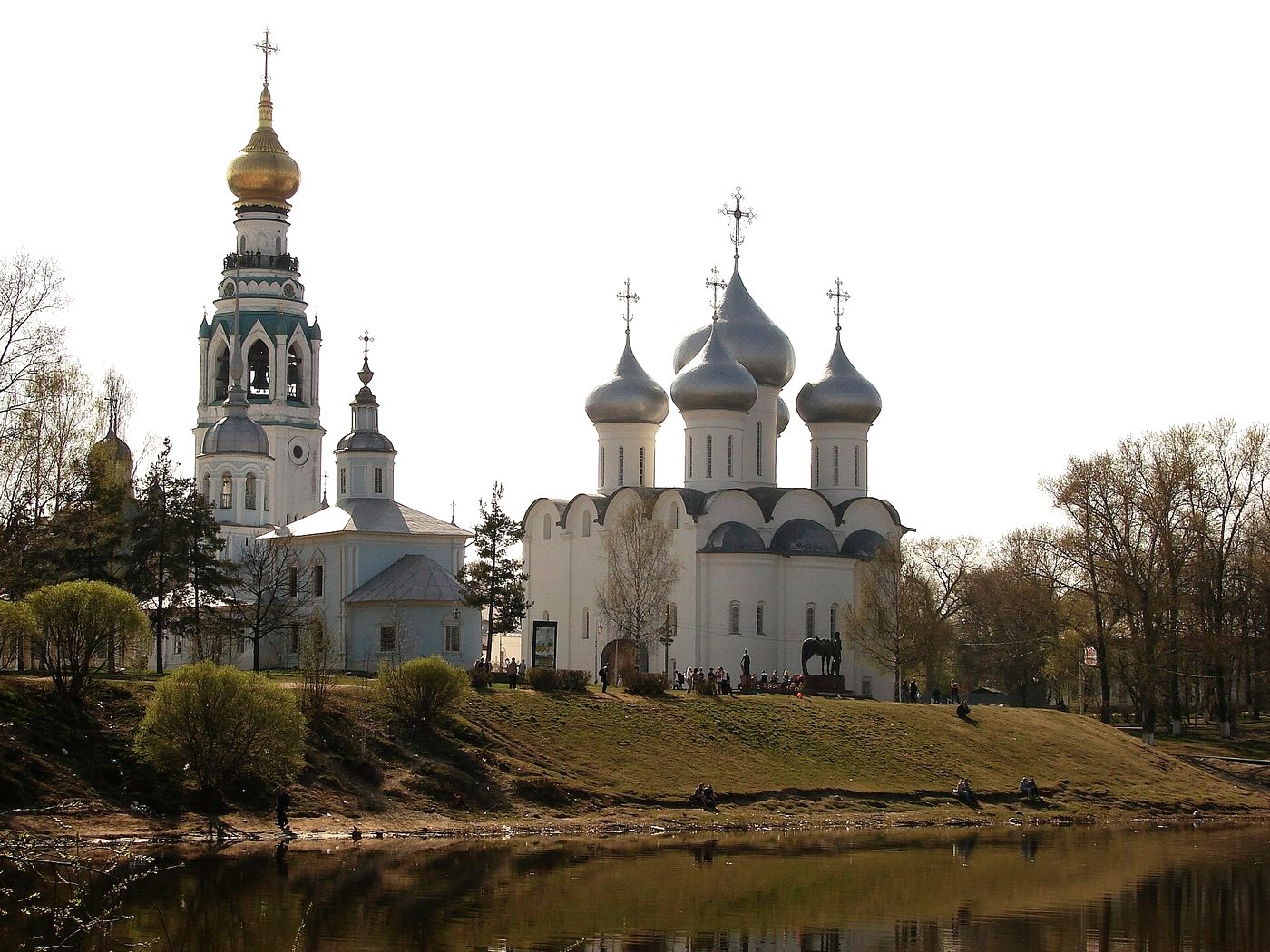 Вологодский кремль и Софийский собор — купить гольфкар в Вологде